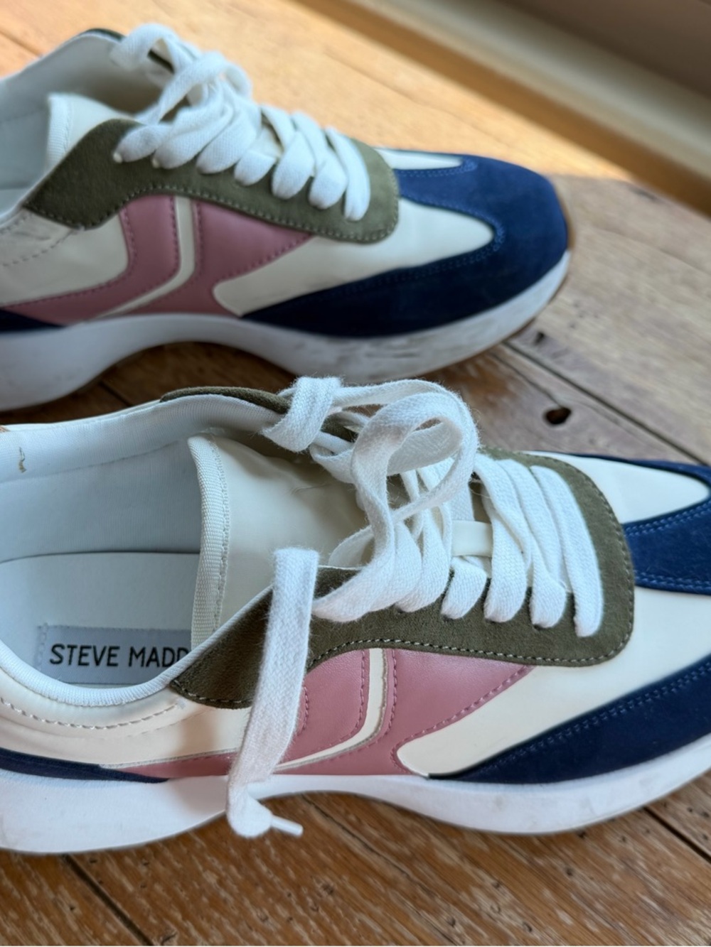 Steve Madden Escapade sneakers